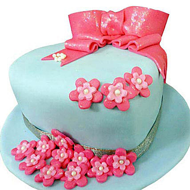 fondant hat cake 2kg vanilla gift fondant hat cake 2kg vanilla