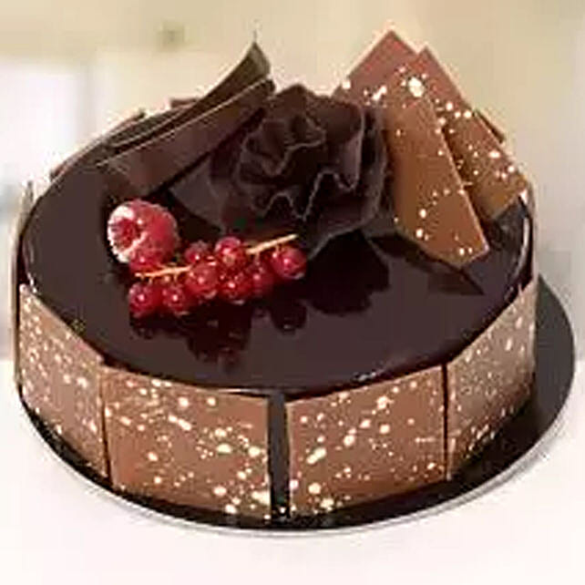 Send Cakes to Jeddah Cakes Shop in Jeddah Ferns N Petals